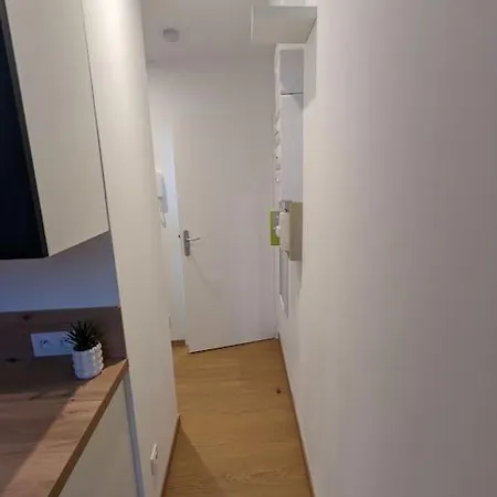 Le Majorelle-centre Ville-acces 24h- Parking Free Apartment Montlucon